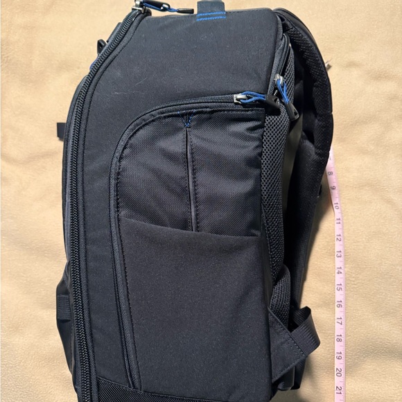 Think Tank Camera Back Pack - Picture 8 of 11